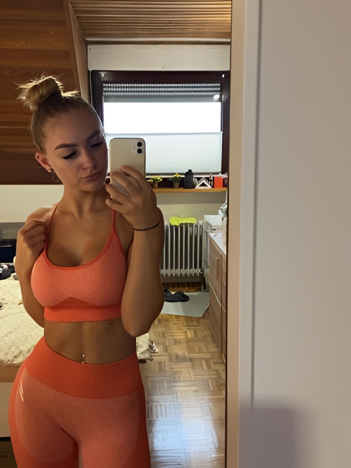 Индивидуалка Майя, доступна для личного знакомства от 2000 руб