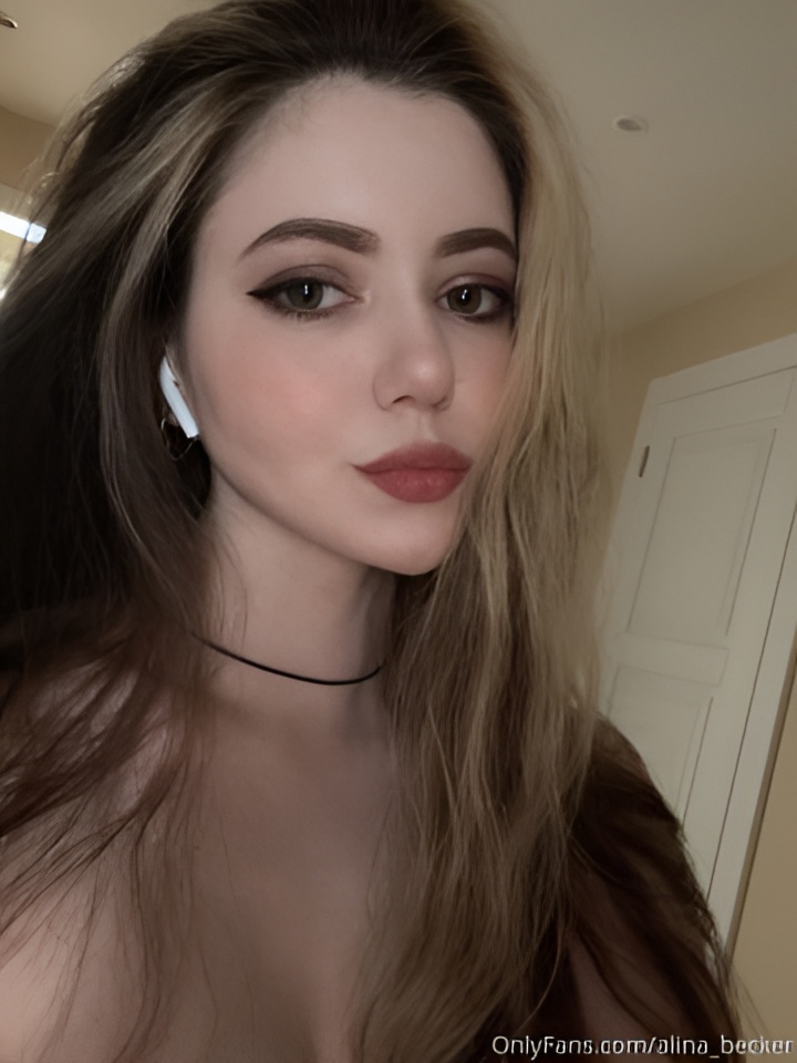 Света привлекательная девушка из Армавира цена от 10000 руб